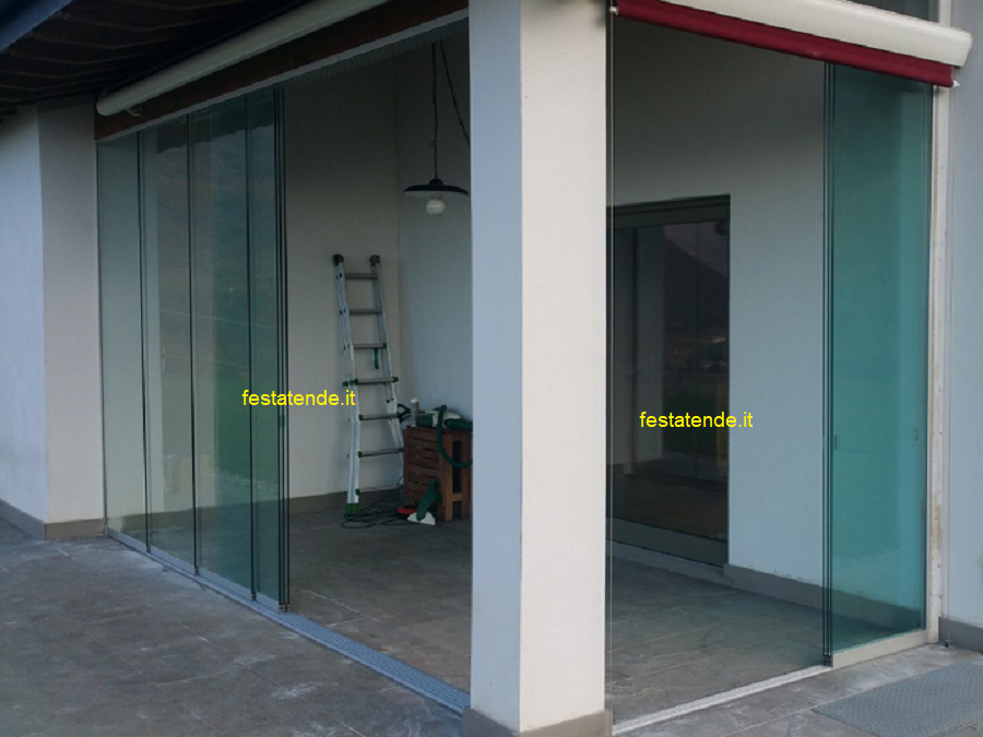 CHIUSURA PORTICO CON VETRATE-SOLUZIONI PER CHIUDERE UN PORTICO